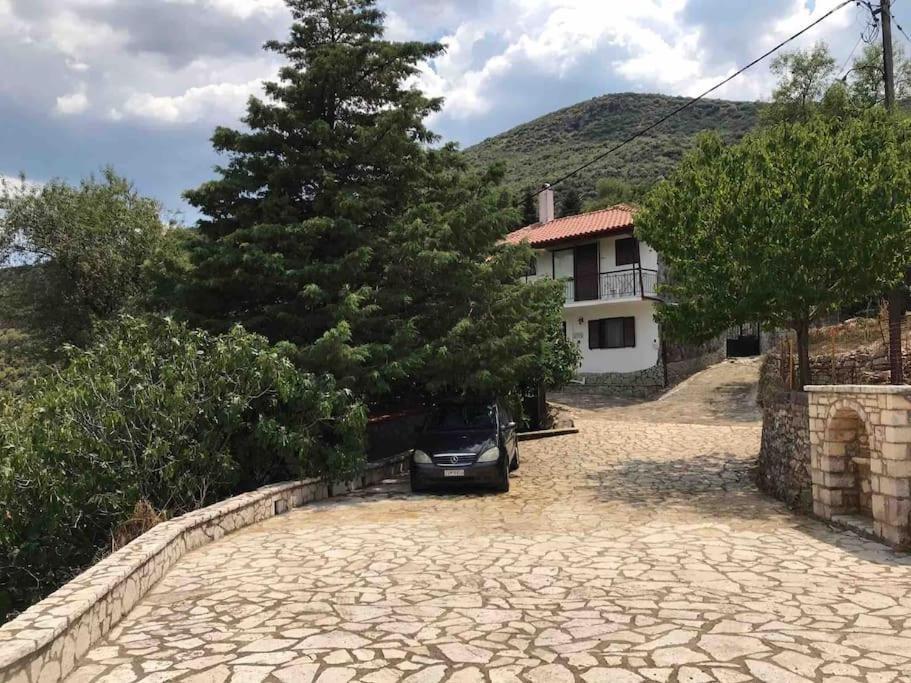 Theisoa.Old Little House In The Garden . Andritsaina. Vila Exterior foto